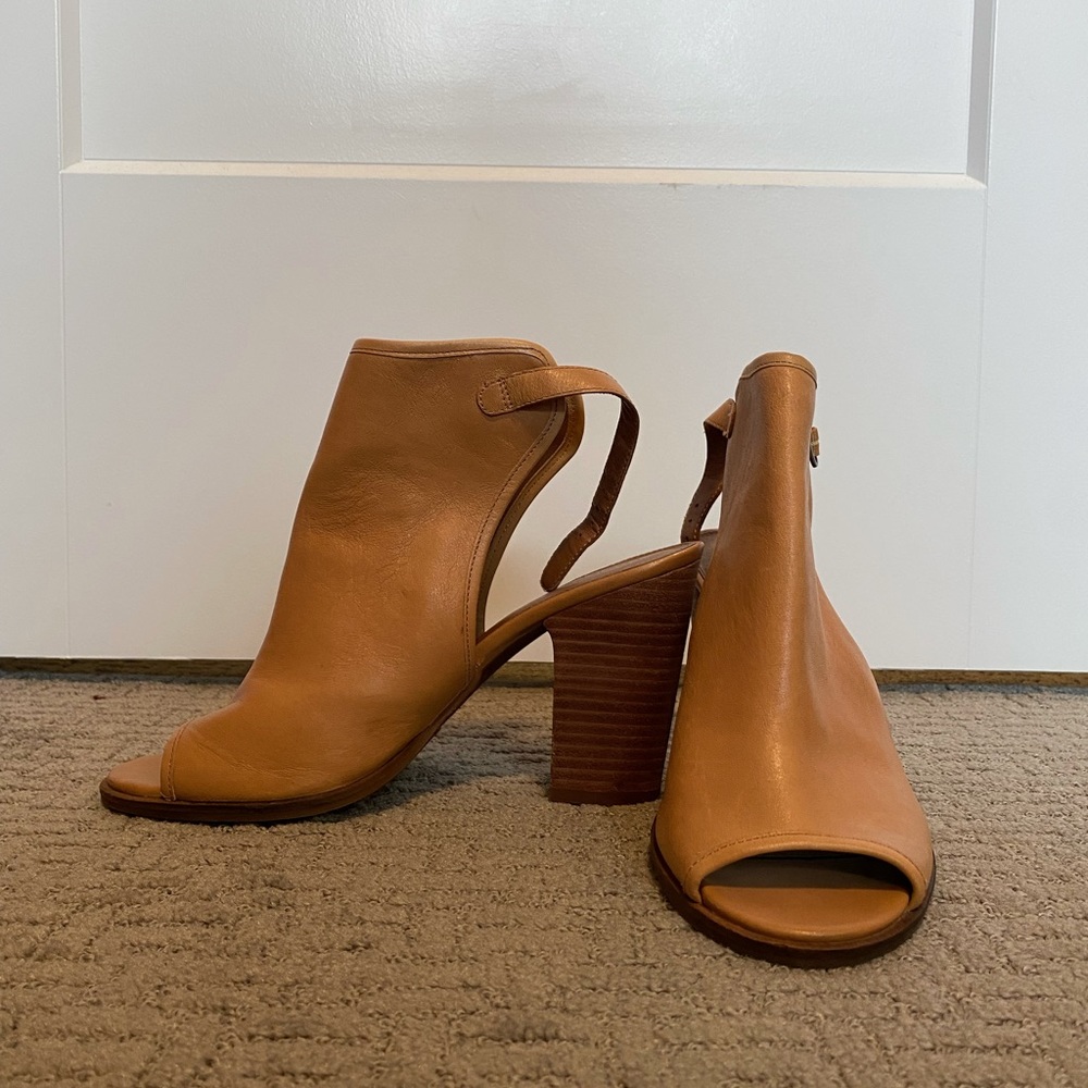 Lucky Brand Heeled Leather Sandals - size 9.5
